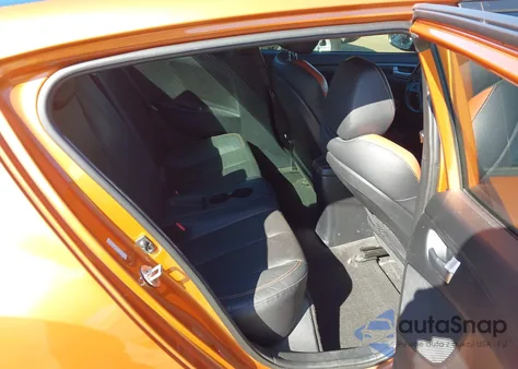 2016 Hyundai Veloster Turbo z USA, uszkodzony, nr VIN KMHTC6AEXGU288271